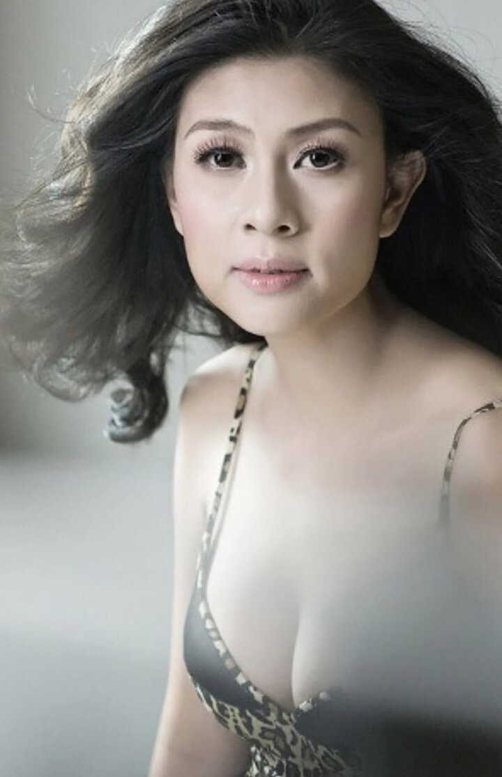 Sở hữu nhan sắc xinh đẹp, Kim Thư được "chọn mặt gửi vàng" trong nhiều vai diễn.