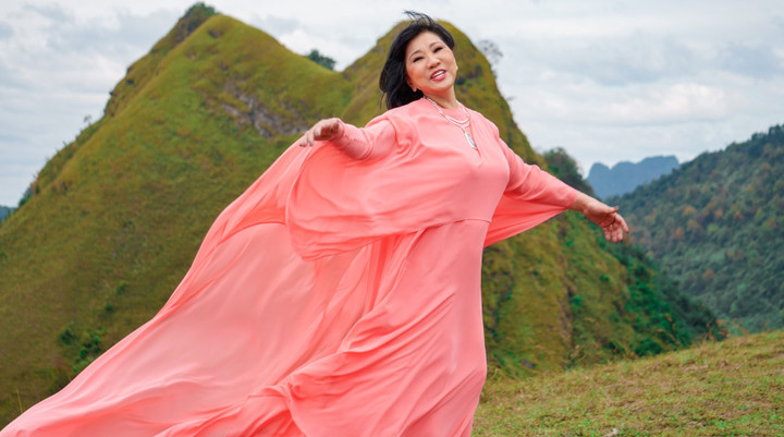 Cẩm Vân trẻ trung ở tuổi 65.