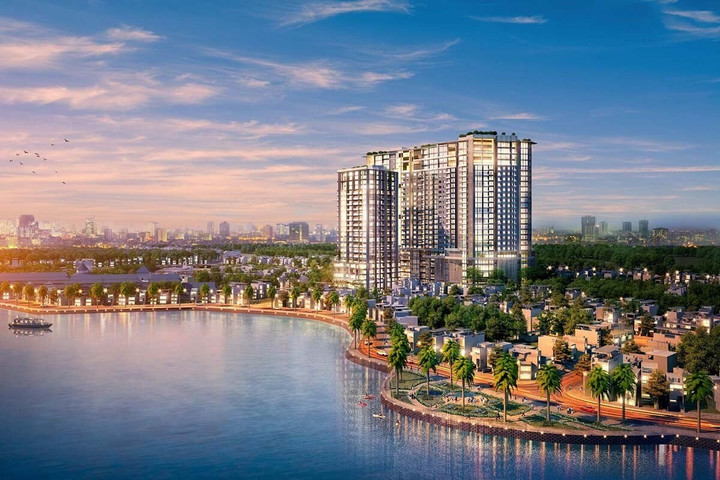 Hồ Tây là nơi có giá trị bất động sản cao nhất Thủ đô, bên cạnh việc tập trung đông các khách sạn và căn hộ dịch vụ hạng sang thường chỉ dành cho Việt kiều, doanh nhân nước ngoài, các nhà ngoại giao sẵn sàng chi 50 - 150 triệu đồng/tháng để thuê căn hộ, nhiều chủ đất cá nhân còn chi hàng chục tỷ đồng để mua đất, xây nhà cho người nước ngoài thuê và mỗi tháng thu về hàng trăm triệu đồng.