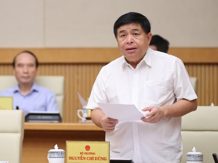 Bộ trưởng Bộ Kế hoạch và Đầu tư Nguyễn Chí Dũng tại phiên họp Chính phủ thường kỳ sáng 3/4. (Ảnh: VGP)