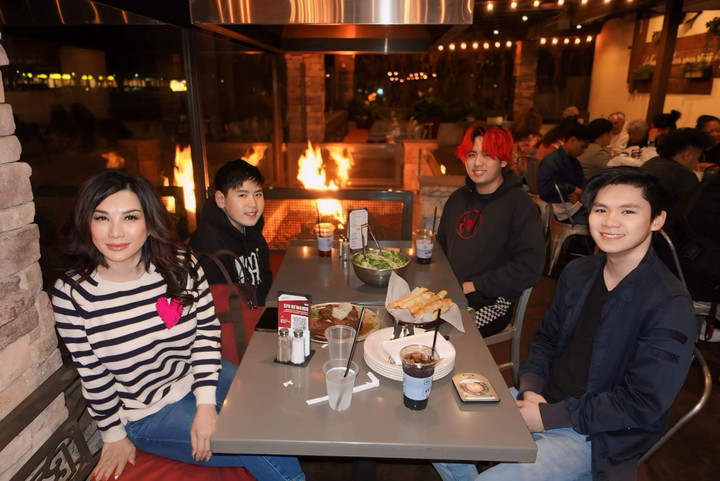 Trizzie Phương Trinh mong muốn các con dù lớn nhưng vẫn dựa dẫm vào mình.