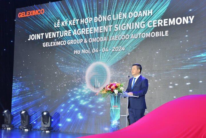 Bộ trưởng Bộ Công thương Nguyễn Hồng Diên phát biểu tại Lễ ký kết Hợp đồng liên doanh giữa Tập đoàn GELEXIMCO và OMODA&JAECOO.