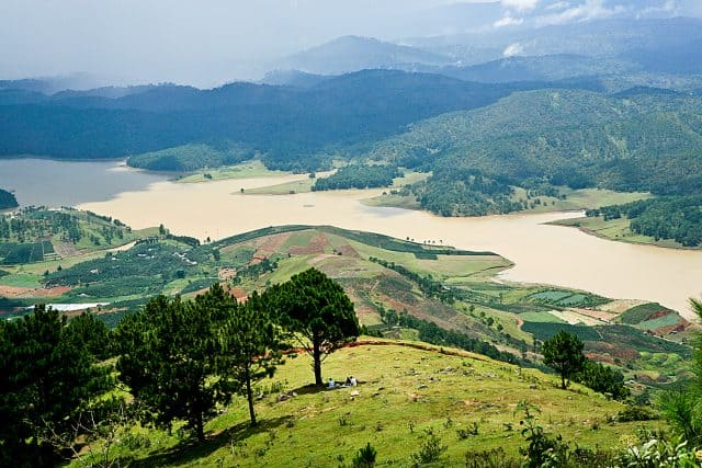 Núi Langbiang nổi tiếng bởi phong cảnh hữu tình