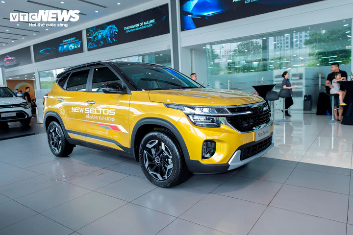 KIA Seltos có giá bán khởi điểm từ 599 triệu đồng.