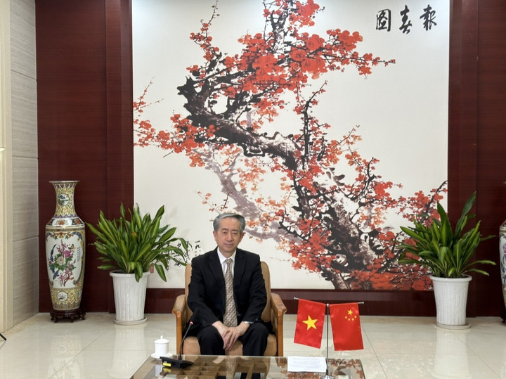 Đại sứ Trung Quốc Hùng Ba