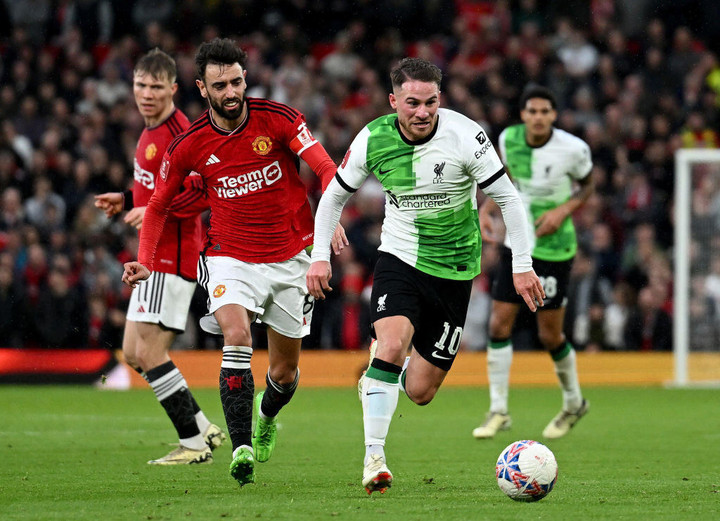 Man Utd phải thắng để nuôi hy vọng giành suất dự Champions League.