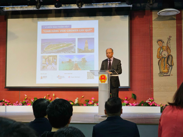 Phát biểu tại sự kiện, ông Đinh Toàn Thắng - Đại sứ Việt Nam tại Pháp, đánh giá cao sự chủ động, sáng tạo của Hội Sinh viên Việt Nam tại Pháp khi có ý tưởng đề xuất tổ chức hoạt động có ý nghĩa lớn này. Đại sứ cũng kỳ vọng thế hệ trẻ, thanh niên, sinh viên đang học tập và làm việc ở nước sở tại luôn hướng về Tổ quốc.