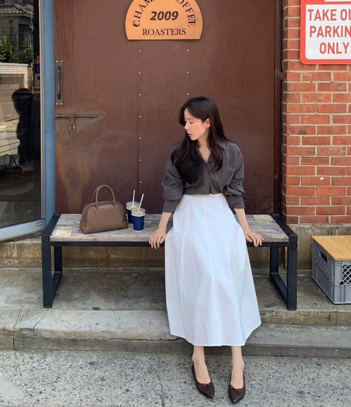 Giày búp bê trơn màu đơn giản, đảm bảo cho người diện sự tinh tế và trang nhã.