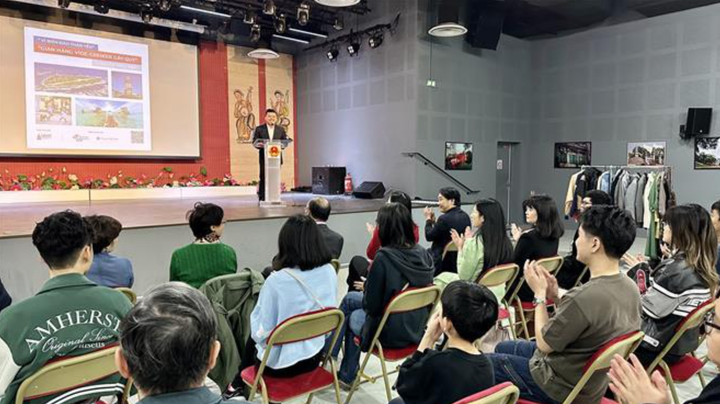 Hoạt động gây quỹ biển đảo quê hương Hoàng Sa và Trường Sa diễn ra tại Trung tâm văn hoá Việt Nam tại Pháp. Sự kiện sẽ diễn ra vào 2 ngày 6-7/4/2024.