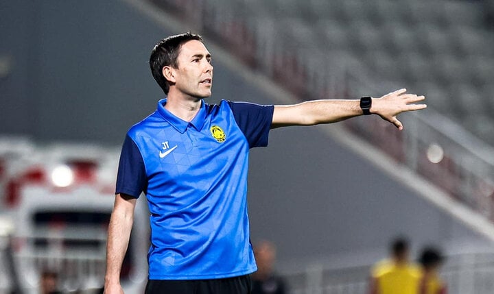 HLV Juan Torres Garrido của U23 Malaysia.