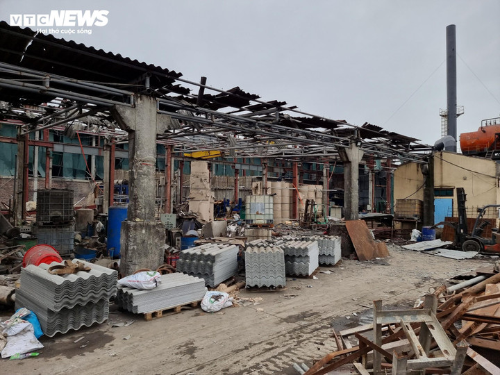 Được biết, Công ty Hưng Lợi đã tạm dừng hoạt động và đang trong giai đoạn sửa chữa, xây lắp thêm hệ thống phòng cháy chữa cháy.