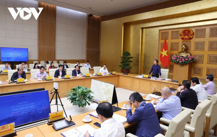 Cuộc họp về điều chỉnh Quy hoạch chung Thủ đô Hà Nội, sáng 9/4.