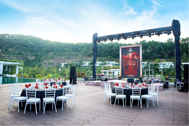 Ivory Villas & Resort là nơi rất phù hợp cho các sự kiện ngoài trời lãng mạn.