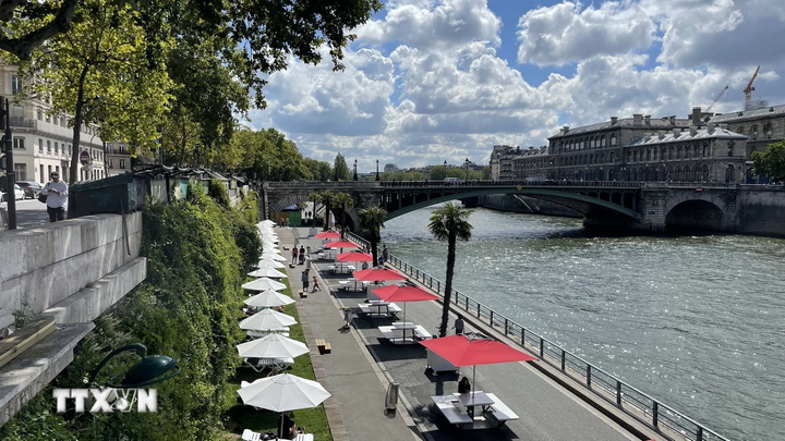 Sông Seine, nơi dự kiến sẽ tổ chức màn diễu hành bằng thuyền của hơn 10.500 vận động viên. (Ảnh Thu Hà/TTXVN)