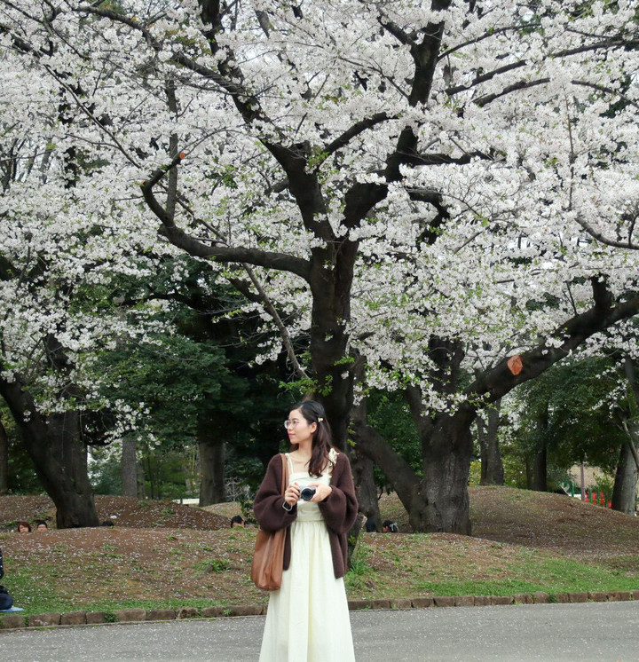 Chị Hoài Phương hiện đang làm công việc thẩm định hồ sơ thuê nhà tại Tokyo (Ảnh: NVCC).