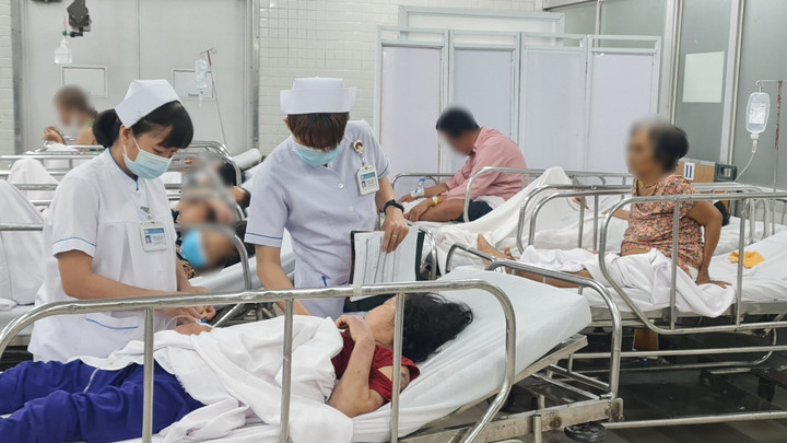 Áp lực tại khoa Cấp cứu Bệnh viện Chợ Rẫy. (Ảnh: BVCC)