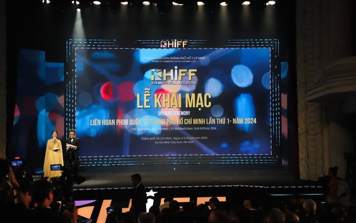 Liên hoan phim Quốc tế TP.HCM (HIFF) lần đầu tiên được tổ chức.