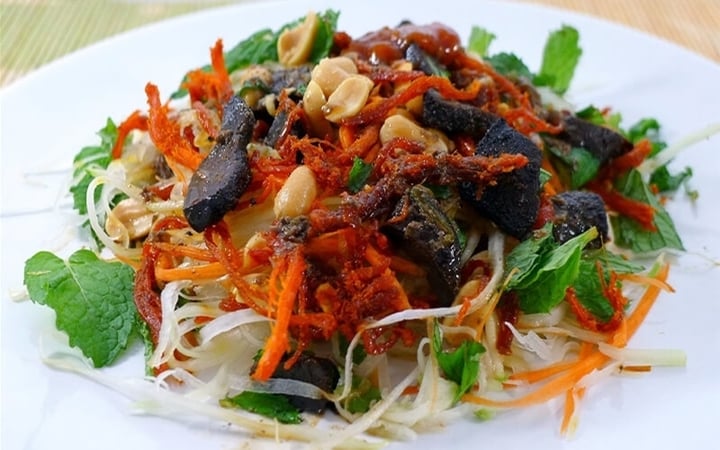 Cách làm nộm đu đủ bò khô ngon chuẩn vị không khó thực hiện.