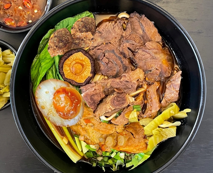 Vua mì - Mì bò Đài Loan là quán ăn chuyên bán mì bò Đài Loan. (Ảnh: Vua Mì)