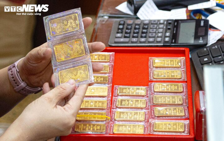 Vàng miếng sẽ được tăng nguồn cung để xử lý tình trạng chênh lệch cao của giá trong nước so với giá thế giới. (Ảnh: Minh Đức)