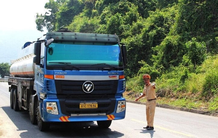 Công an tỉnh Phú Yên, Công an tỉnh Khánh Hòa hỗ trợ đảm bảo an ninh trật tự, điều tiết giao thông trong thời gian khắc phục sự cố hầm Bãi Gió.