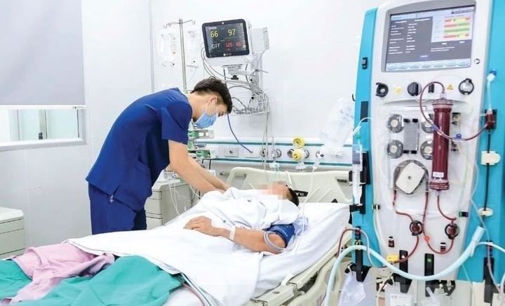 Sau khi điều trị tích cực, sức khoẻ của cả hai vợ chồng đã cải thiện.