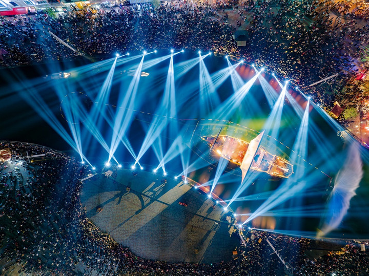 'Thiên đường tình yêu' khiến đôi lứa xiêu lòng ở phía Đông Hà Nội - 15