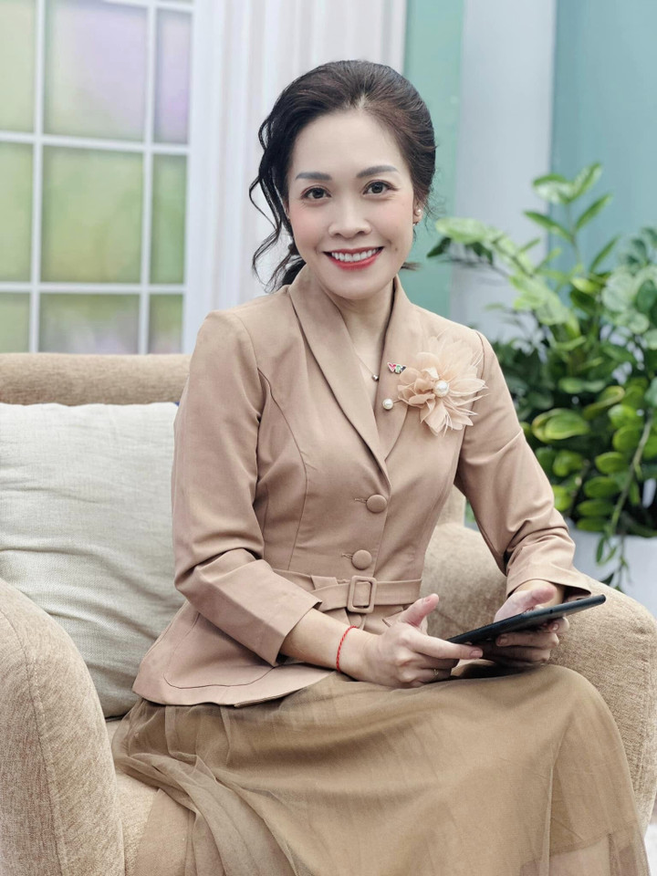 Hoàng Trang kỹ tính khi lên hình nhưng đơn giản ở ngoài đời.