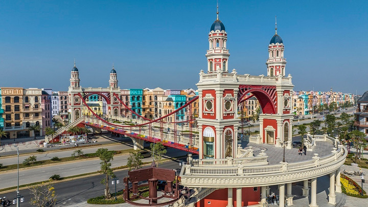 'Thiên đường tình yêu' khiến đôi lứa xiêu lòng ở phía Đông Hà Nội - 5