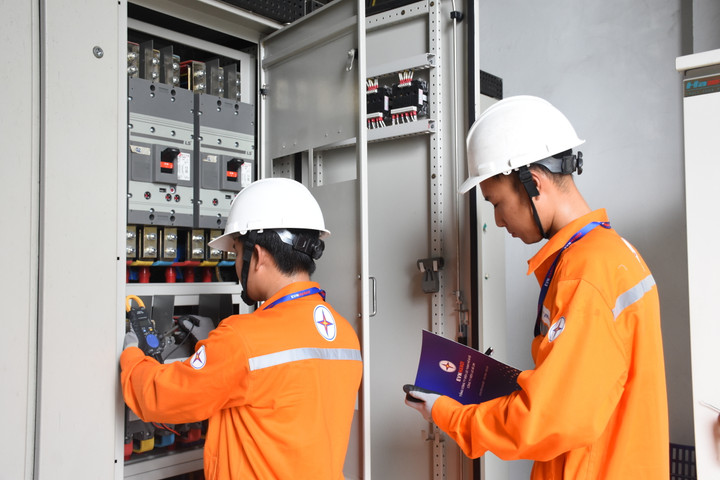 EVNHANOI đảm bảo cung cấp điện an toàn, ổn định năm 2024.