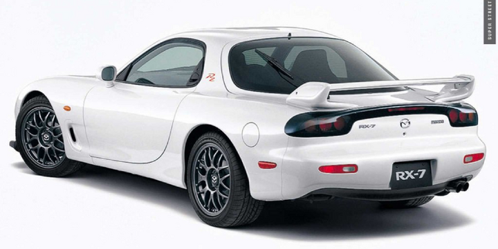 Mazda RX-7 là một biểu tượng trong thế giới của xe thể thao hiệu suất cao. (Ảnh: Otosaigon)