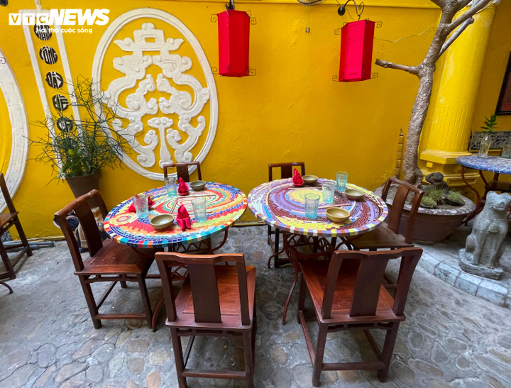 Nhân viên nhà hàng bất ngờ, phấn khích khi Tim Cook xuất hiện - 第1张