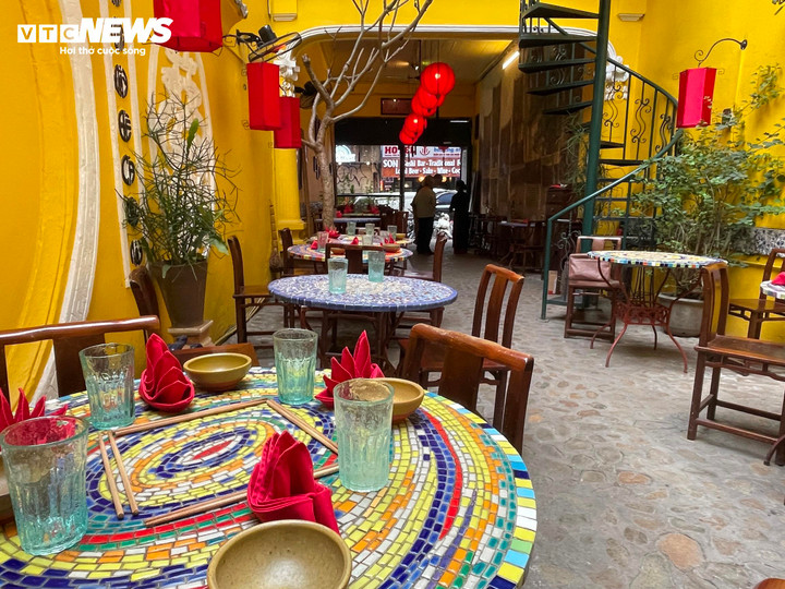 Nhân viên nhà hàng bất ngờ, phấn khích khi Tim Cook xuất hiện - 第7张