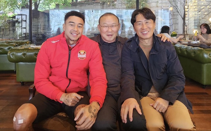 HLV Park Hang Seo có buổi uống cà phê cùng Lingard.