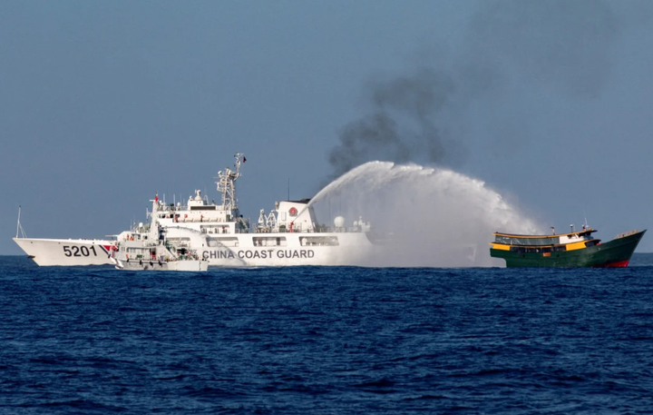 Các nhà khoa học Trung Quốc phát triển loại pháo nước điều khiển bằng AI, độ chính xác cao ngay cả khi biển động mạnh. (Ảnh: SCMP)