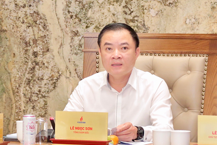 Tổng Giám đốc Petro Vietnam Lê Ngọc Sơn điều hành giao ban.