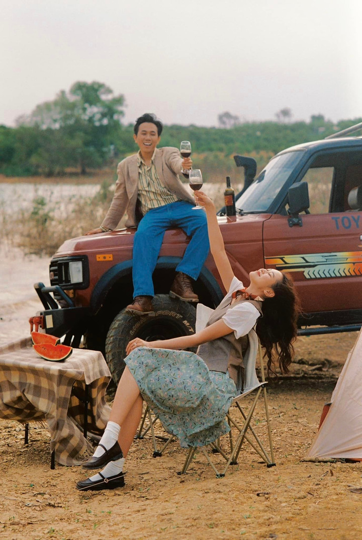 Thời gian qua, Anh Đức và Phạm Quỳnh Anh thường xuyên sánh đôi trong những buổi tụ họp vui chơi cùng hội bạn thân nhưng không đăng ảnh lên mạng xã hội.