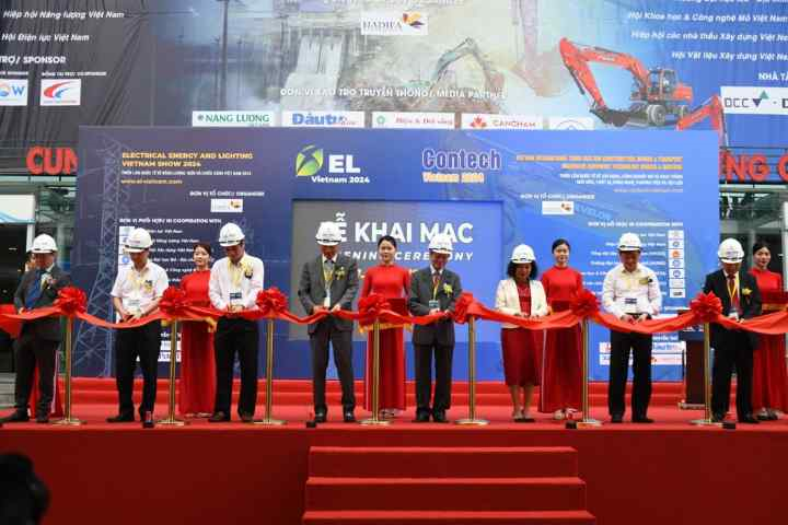 Khai mạc Triển lãm Quốc tế về thiết bị xây dựng - 1