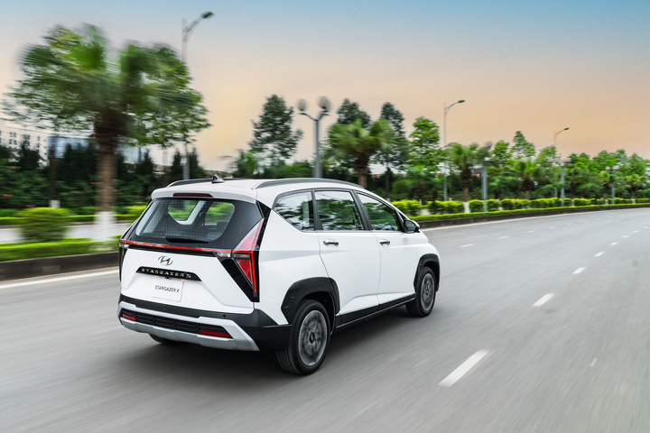 Hyundai Stargazer X vẫn sở hữu động cơ 1.5L nhưng lại được bổ sung thêm công nghệ an toàn chủ động SmartSense