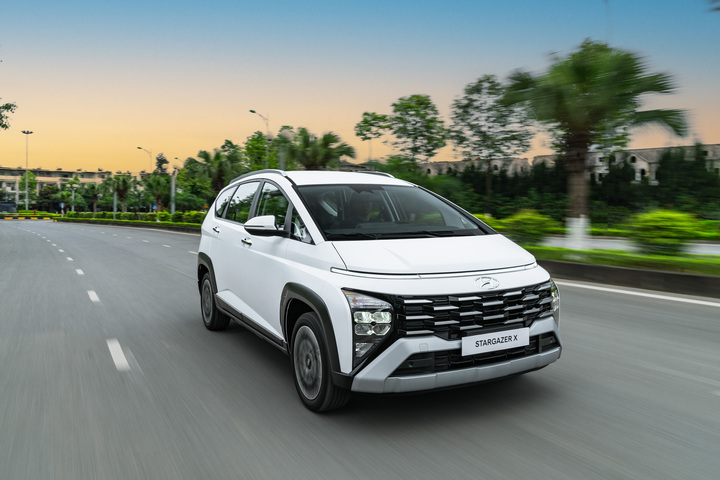 Hyundai Stargazer X sở hữu kích thước lớn hơn Hyundai Stargazer.