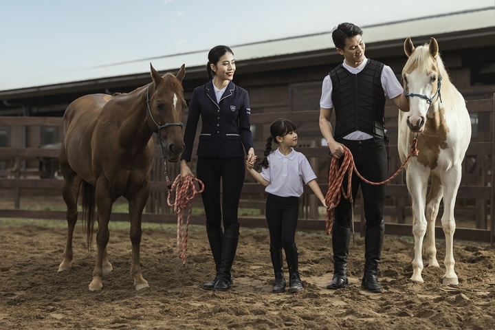 Vinhomes Royal Island là nơi đầu tiên đưa cưỡi ngựa - môn thể thao quý tộc thành tiện ích sống.