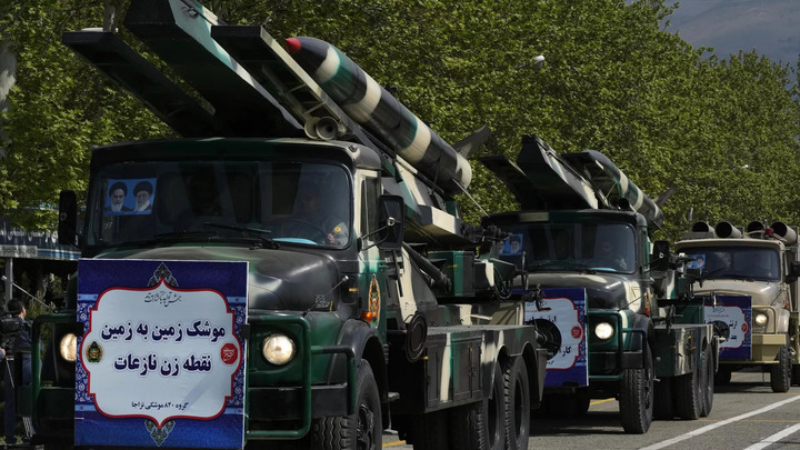 Lực lượng Vệ binh Cách mạng Hồi giáo (IRGC) sử dụng tên lửa lỗi thời tấn công Israel. (Ảnh: AP)
