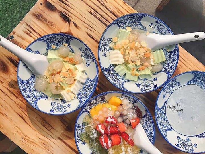Có nhiều quán chè khúc bạch ở Đà Nẵng ngon, bổ, rẻ. (Ảnh: Foodeli)