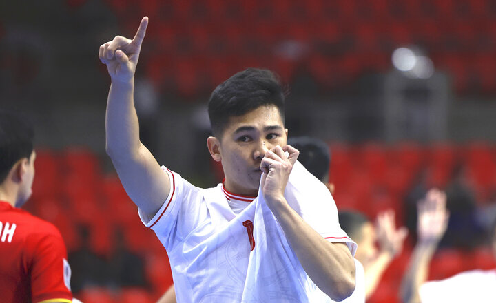 Nhan Gia Hưng ghi bàn thắng cho đội tuyển futsal Việt Nam.