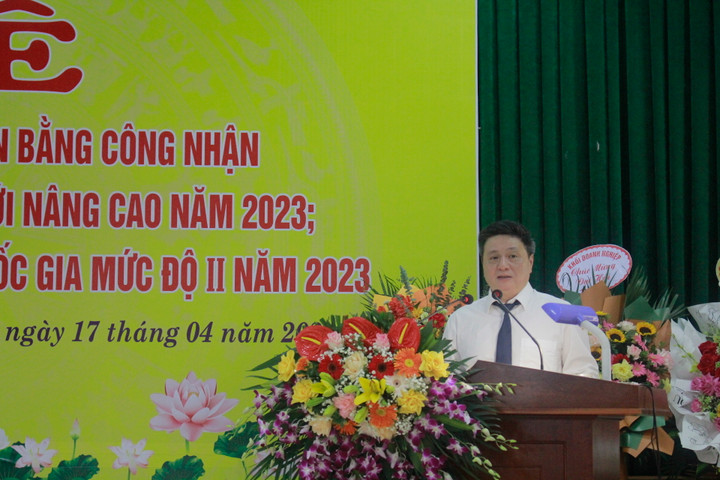 Ông Bùi Hoàng Phan, Bí thư Huyện ủy Thanh Oai phát biểu tại buổi lễ.