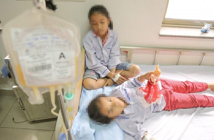 Trẻ mắc bệnh loạn chảy máu hiếm gặp điều trị tại Viện Huyết học – Truyền máu Trung ương. (Ảnh: BVCC)