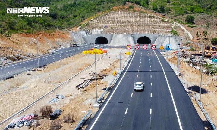 Bắt đầu từ 26/4, thu phí điện tử không dừng cao tốc Nha Trang - Cam Lâm.