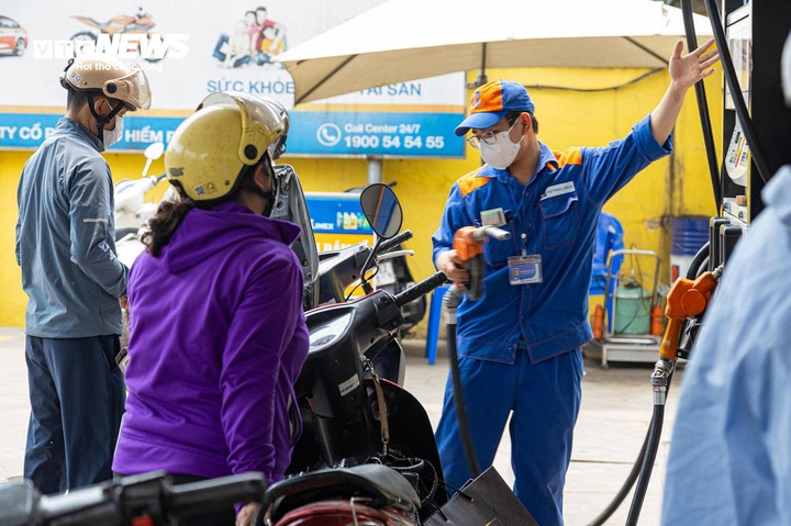 Giá bán lẻ xăng dầu trong nước được thực hiện theo kỳ điều hành ngày 17/4 (Ảnh minh hoạ: Minh Đức)