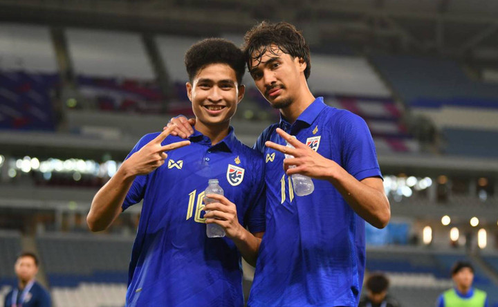 Garnier (phải) thi đấu nổi bật.