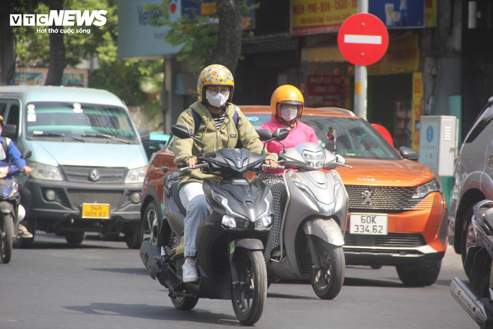 Dự báo thời tiết TP.HCM hôm nay 23/4, nhiều mây, nắng nóng, nhiệt độ cao nhất khoảng 37 độ C.